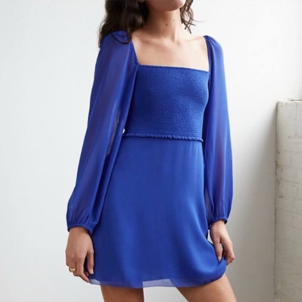 Aritzia Wilfred smocked dress